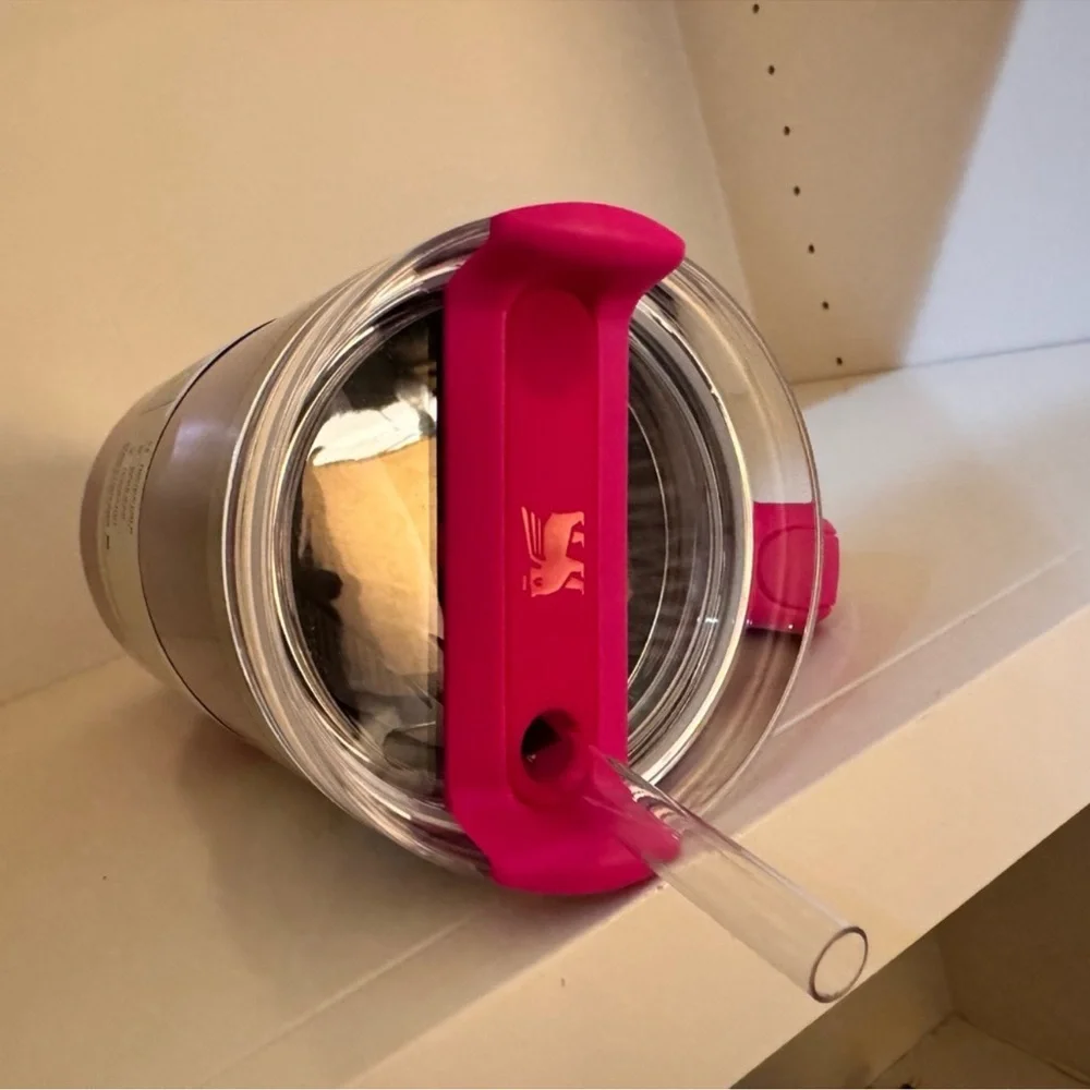 🎉LAST CHANCE🎉Stanley 40 oz. Quencher H2.0 FlowState Tumbler Camelia Gradient‎